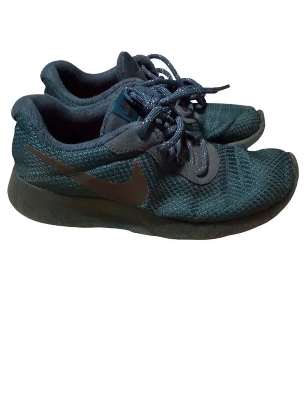 Nike Size 6.5 Athletic Running Sneakers with Mesh Upper